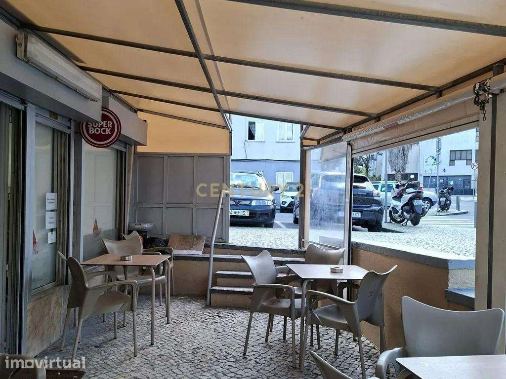 Loja com rendimento na Reboleira - Amadora - Grande imagem: 2/10