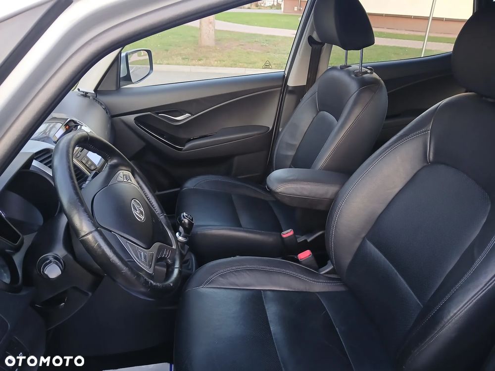 Hyundai ix20 1.4 blue YES Gold - 16