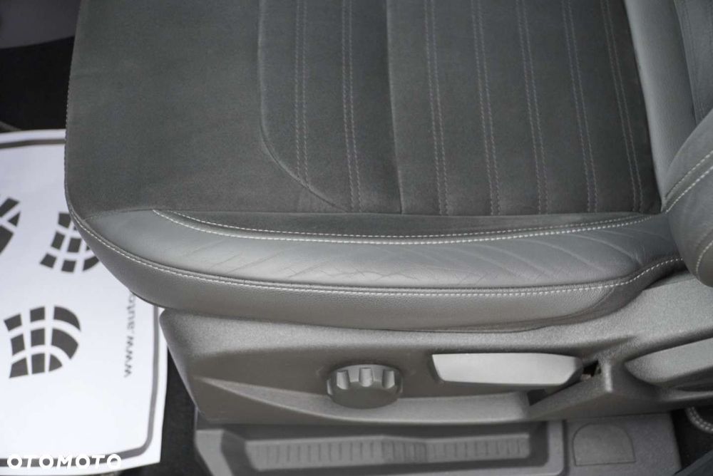 Ford Kuga 1.5 EcoBoost 2x4 ST-Line - 16