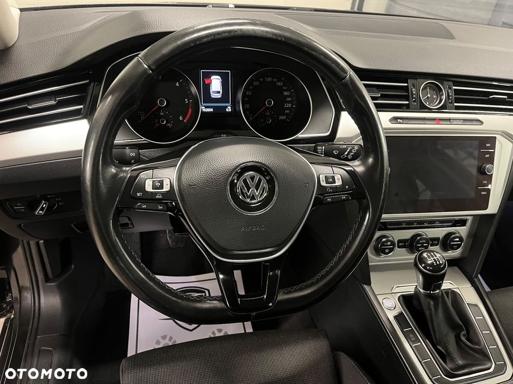 Volkswagen Passat 2.0 TDI BMT Highline - 18