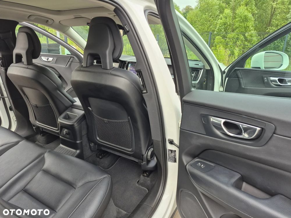 Volvo XC 60 - 4