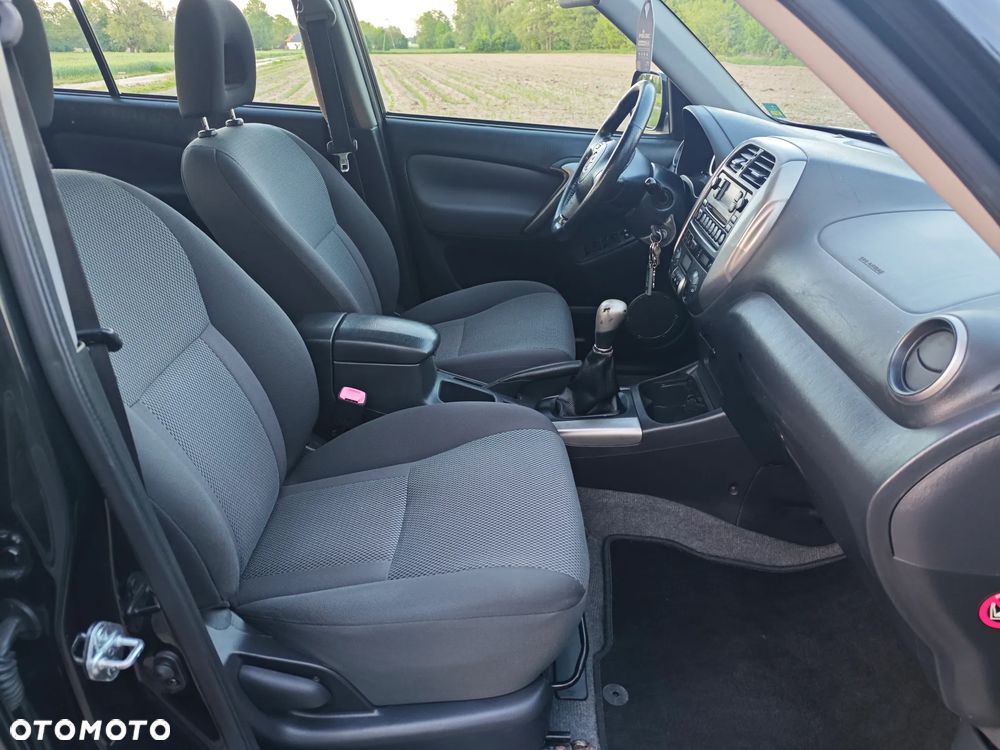 Toyota RAV4 D-4D 4x4 Sol - 2