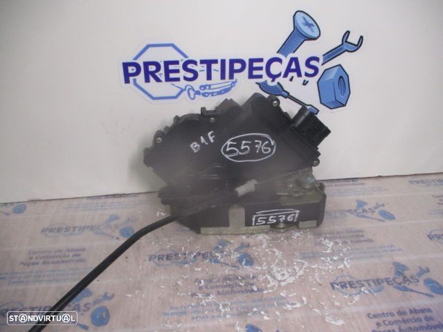 Fecho A4517200435 SMART  FORTWO 2 451 2008 1.0I 60CV 3P BRANCO FD 4 PINOS - 1