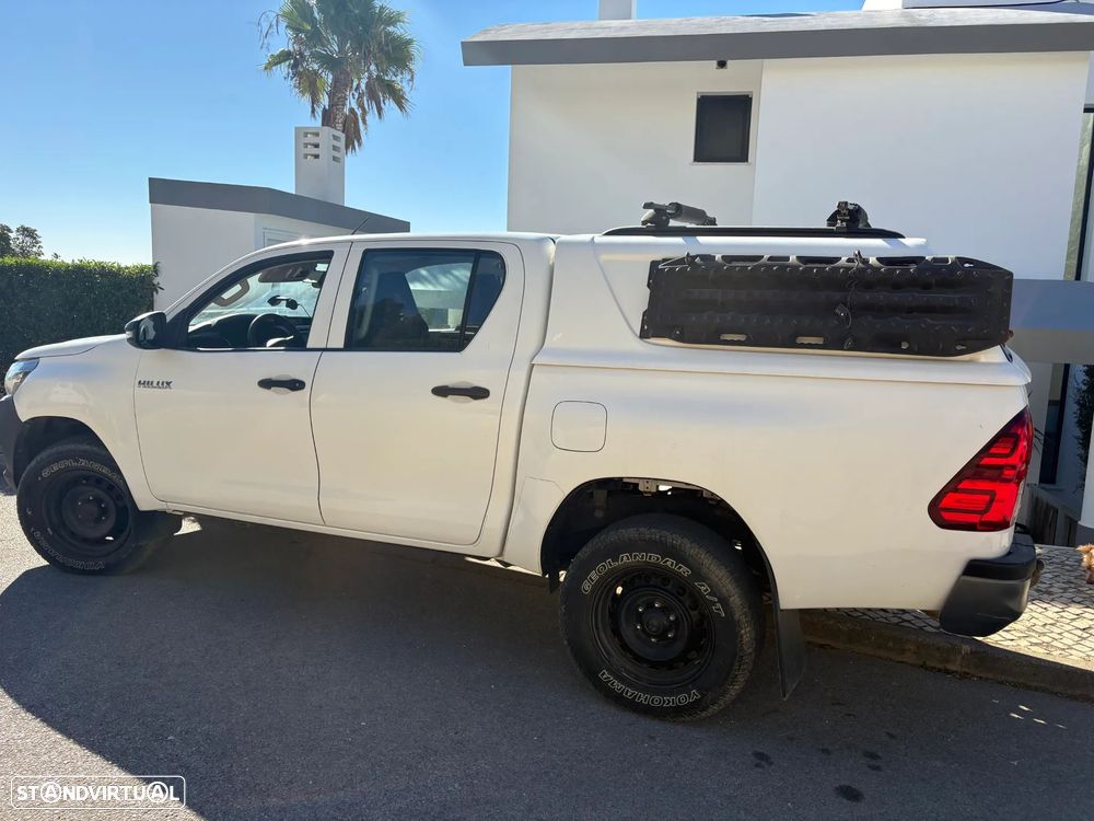 Toyota Hilux - 1