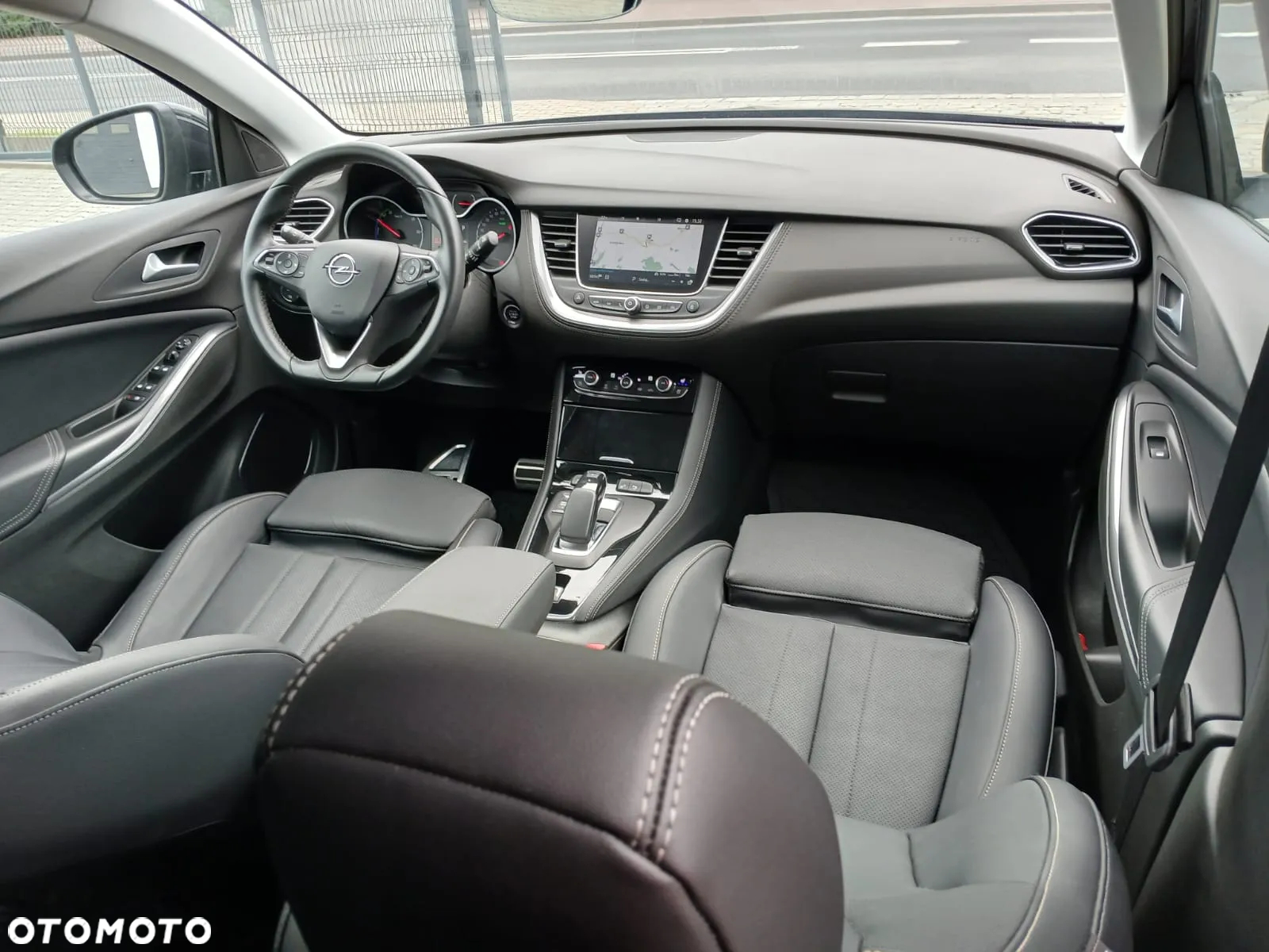 Opel Grandland X Plug-in-Hybrid4 1.6 DI Start/Stop Business INNOVATION - 34