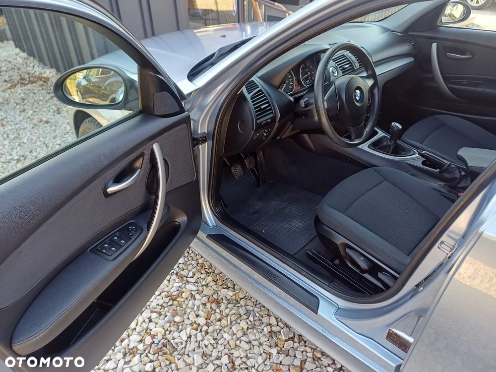 BMW Series 1 2009 photo 5