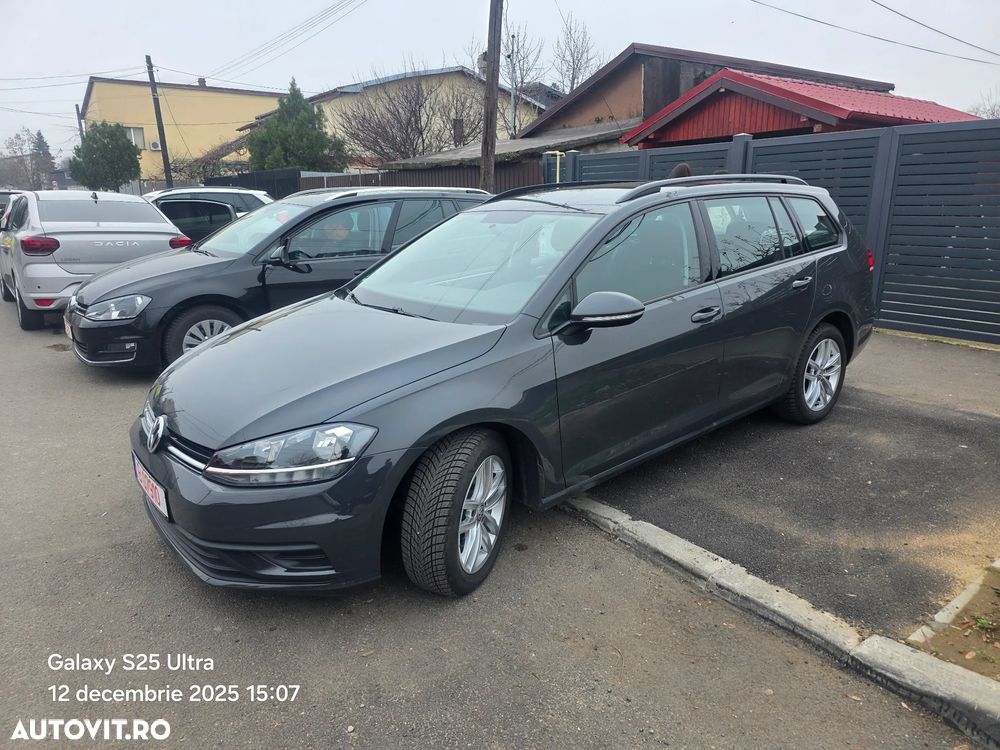 Volkswagen Golf - 2
