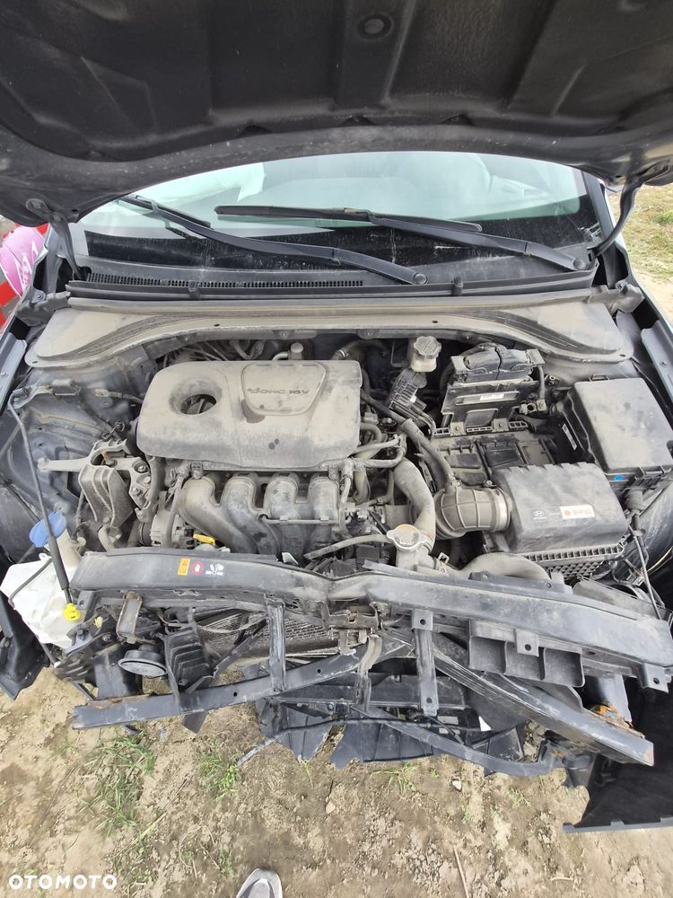 Hyundai Elantra 1.6 Classic + - 5