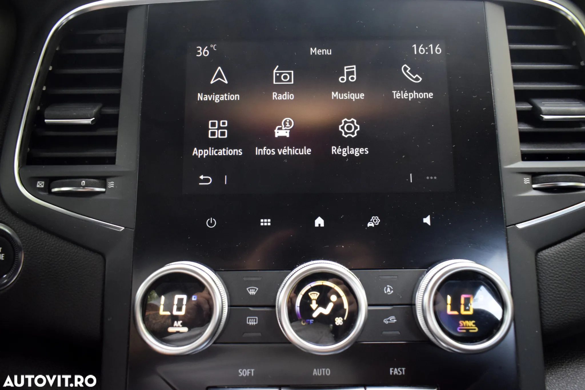 Renault Megane Grandtour BLUE dCi 115 EQUILIBRE - 23