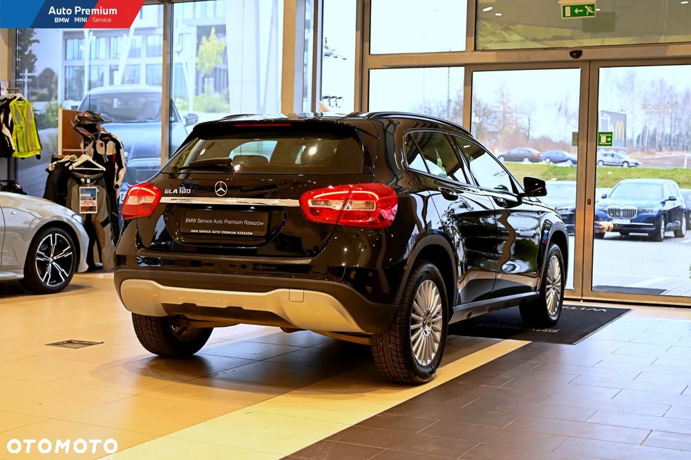 Mercedes-Benz GLA - 18