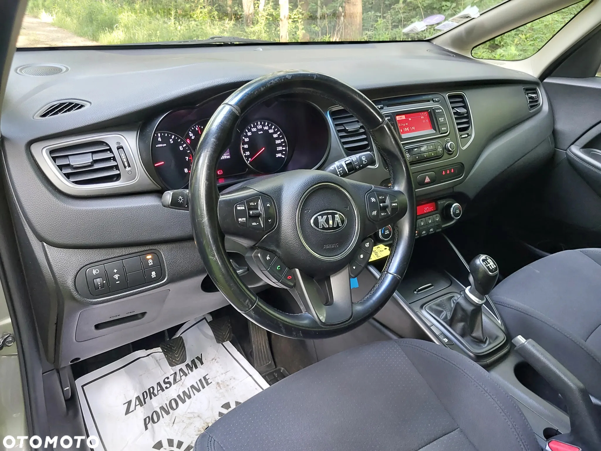 Kia Carens - 14