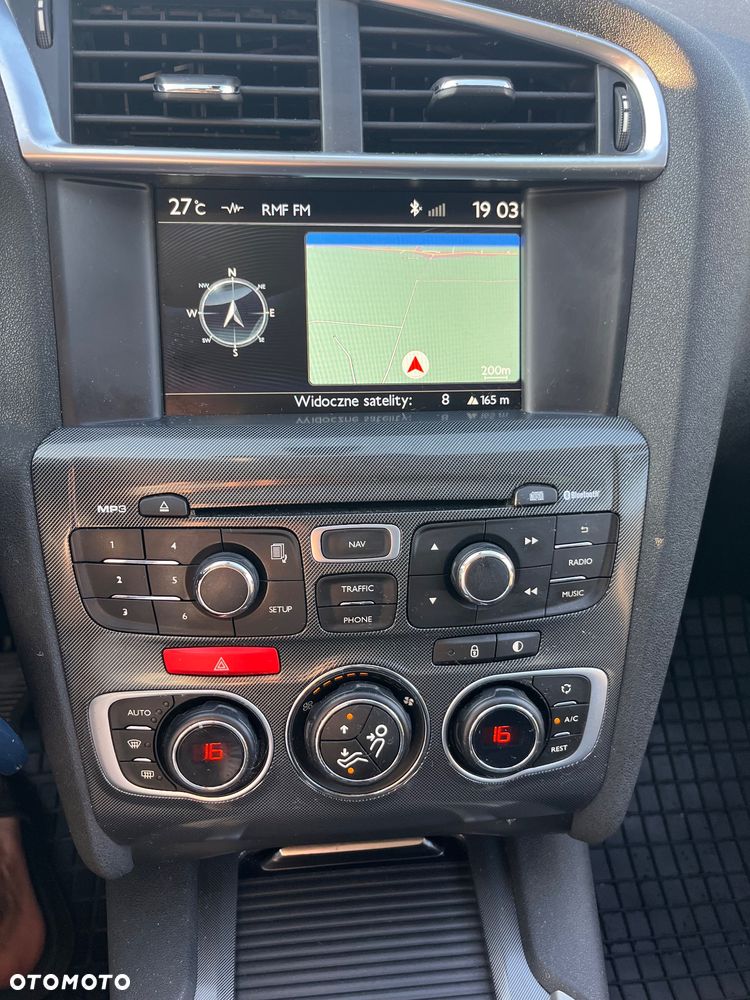 Citroën C4 e-HDi 110 EGS6 Stop/Start System Selection - 11