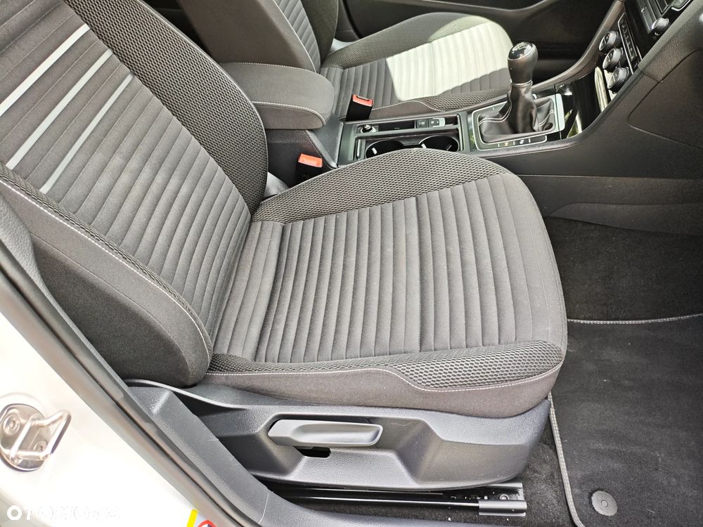 Volkswagen Golf 1.6 TDI BlueMotion Technology Cup - 25