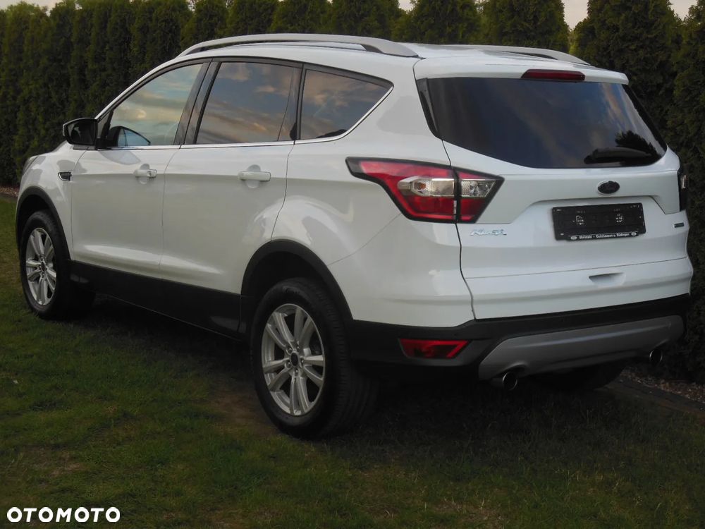 Ford Kuga 1.5 EcoBoost 2x4 Titanium - 3