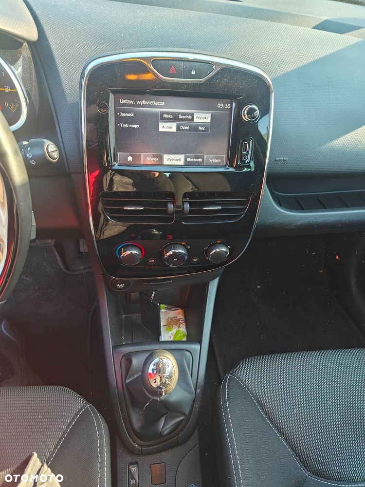 Renault Clio 1.2 16V 75 Limited - 8