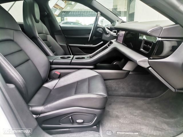 Porsche Taycan 4S - 15