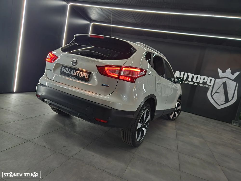 Nissan Qashqai 1.5 dCi N-Connecta 18 - 24