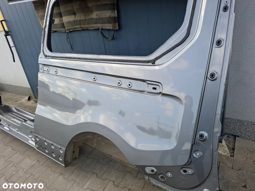 Ćwiartka błotnik lewy bok Renault Trafic III 2019 rok long - 2