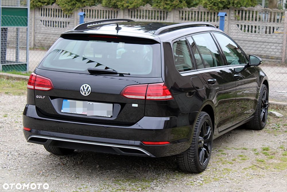 Volkswagen Golf - 10