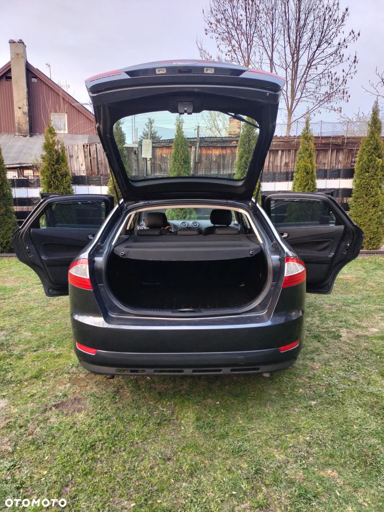 Ford Mondeo 2.5 Ghia - 4