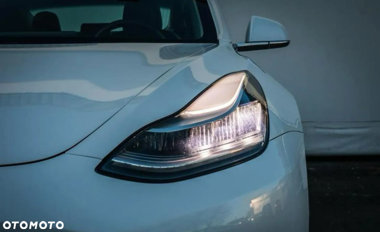 Tesla Model 3 Standard Reichweite Plus Hinterradantrieb - 28