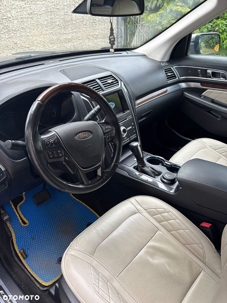Ford Explorer - 21