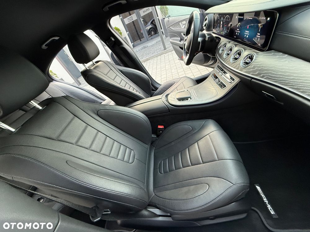 Mercedes-Benz CLS 300 d 4-Matic AMG - 11
