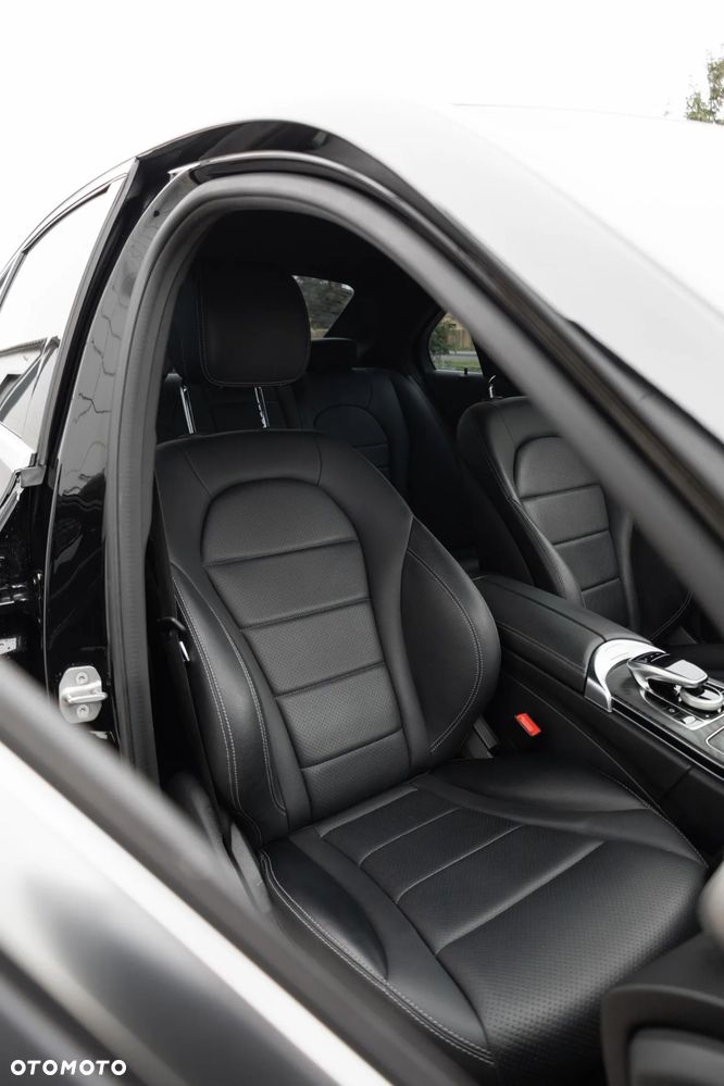 Mercedes-Benz Klasa C 200 4-Matic 9G-TRONIC - 11
