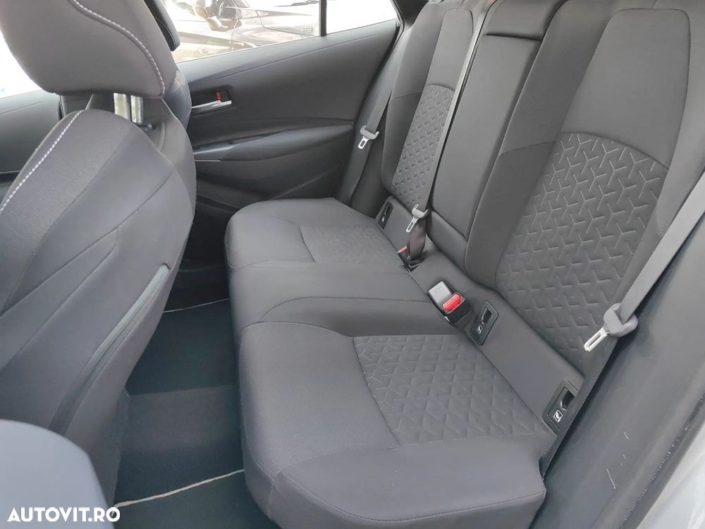 Toyota Corolla 1.8 Business Edition - 17