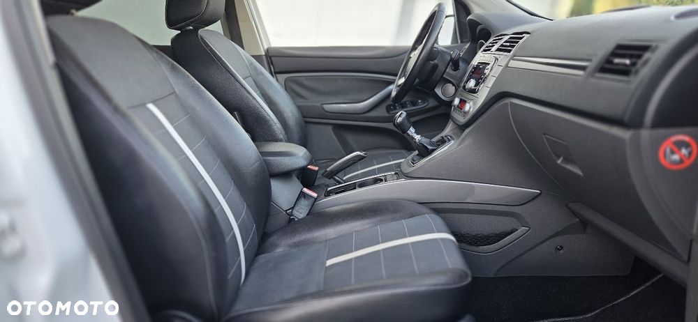 Ford Kuga 2.0 TDCi 4x4 Titanium - 22