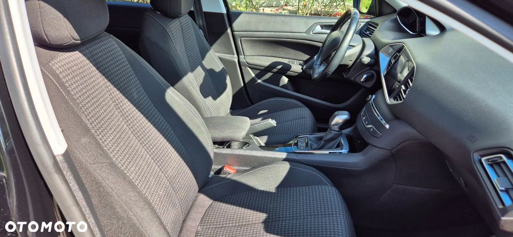 Peugeot 308 1.2 PureTech GPF Active Pack Business S&S EAT8 - 20