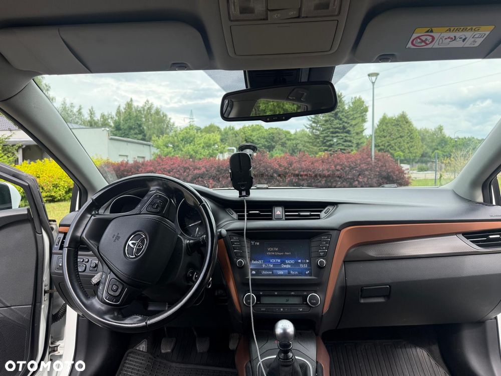 Toyota Avensis 2.0 D-4D Premium - 14