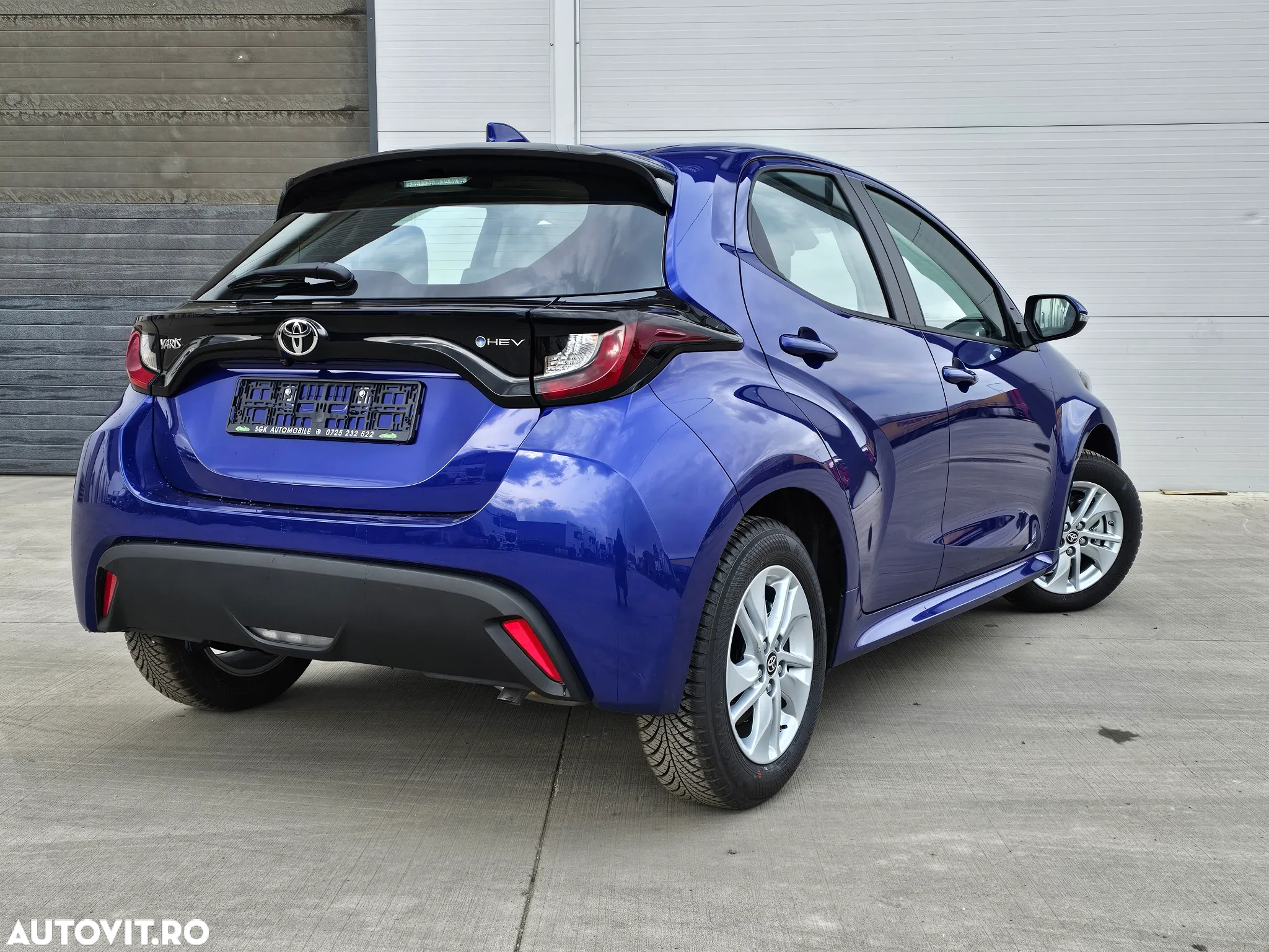 Toyota Yaris Hybrid 116 1.5 VVT-i Business Edition - 4
