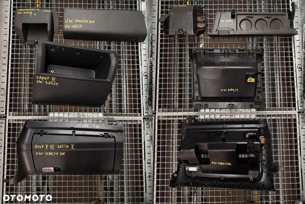 VOLKSWAGEN PORSCHE AUDI SKODA SEAT SCHOWEK PASAŻERA, ŚRODKOWY, KIEROWCY. - 35