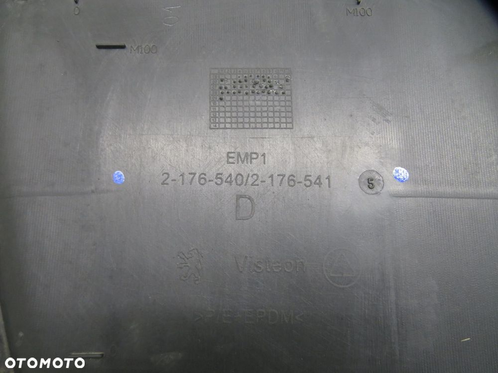 BOCZEK PRAWY PRZEDNI PEUGEOT 207 3D - 7