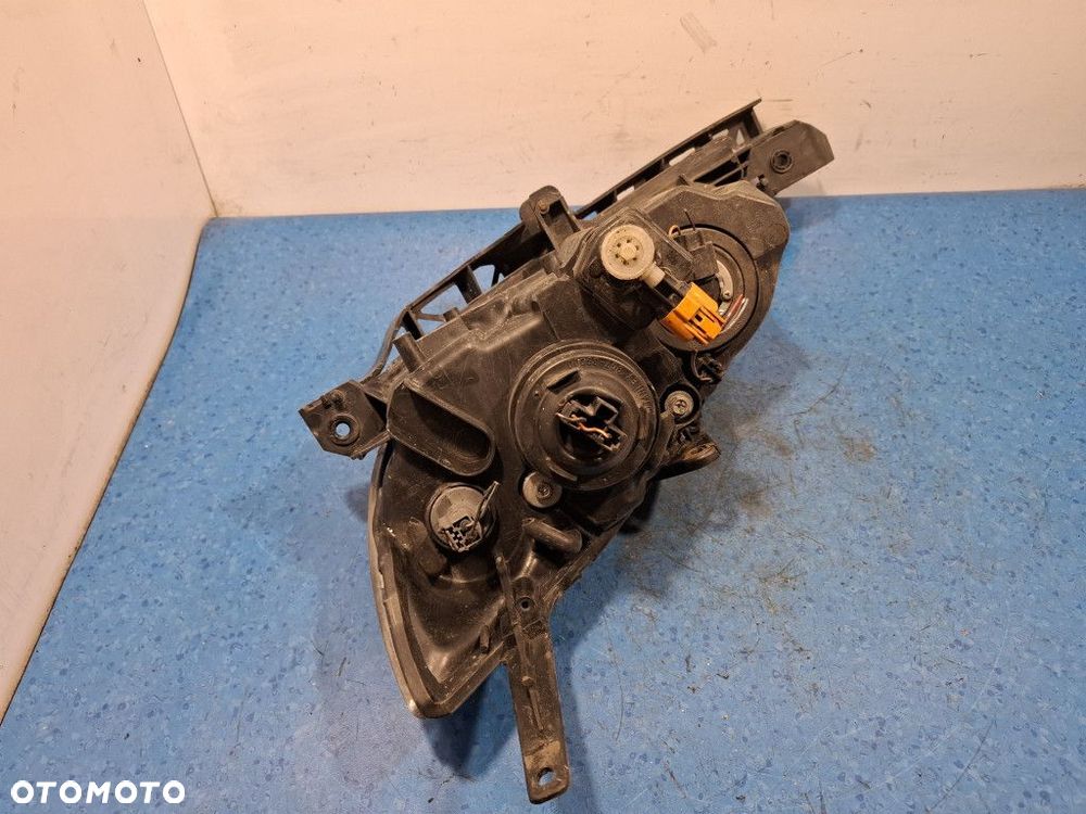 MAZDA 3 REFLEKTOR PRAWY - 9