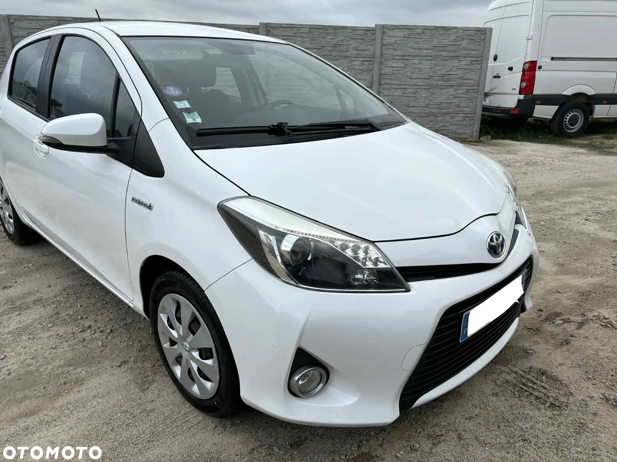 Toyota Yaris Hybrid 1.5 VVT-i - 27