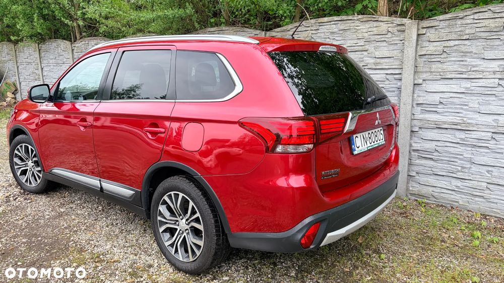 Mitsubishi Outlander 2.0 Intense + Navi 4WD CVT - 4