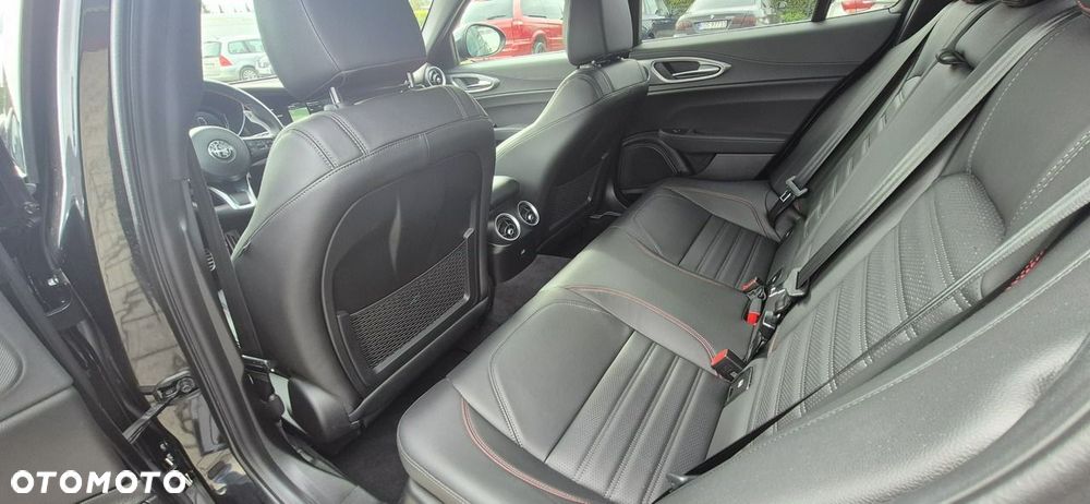 Alfa Romeo Giulia 2.0 Turbo 16V AT8-Q4 Competizione - 29