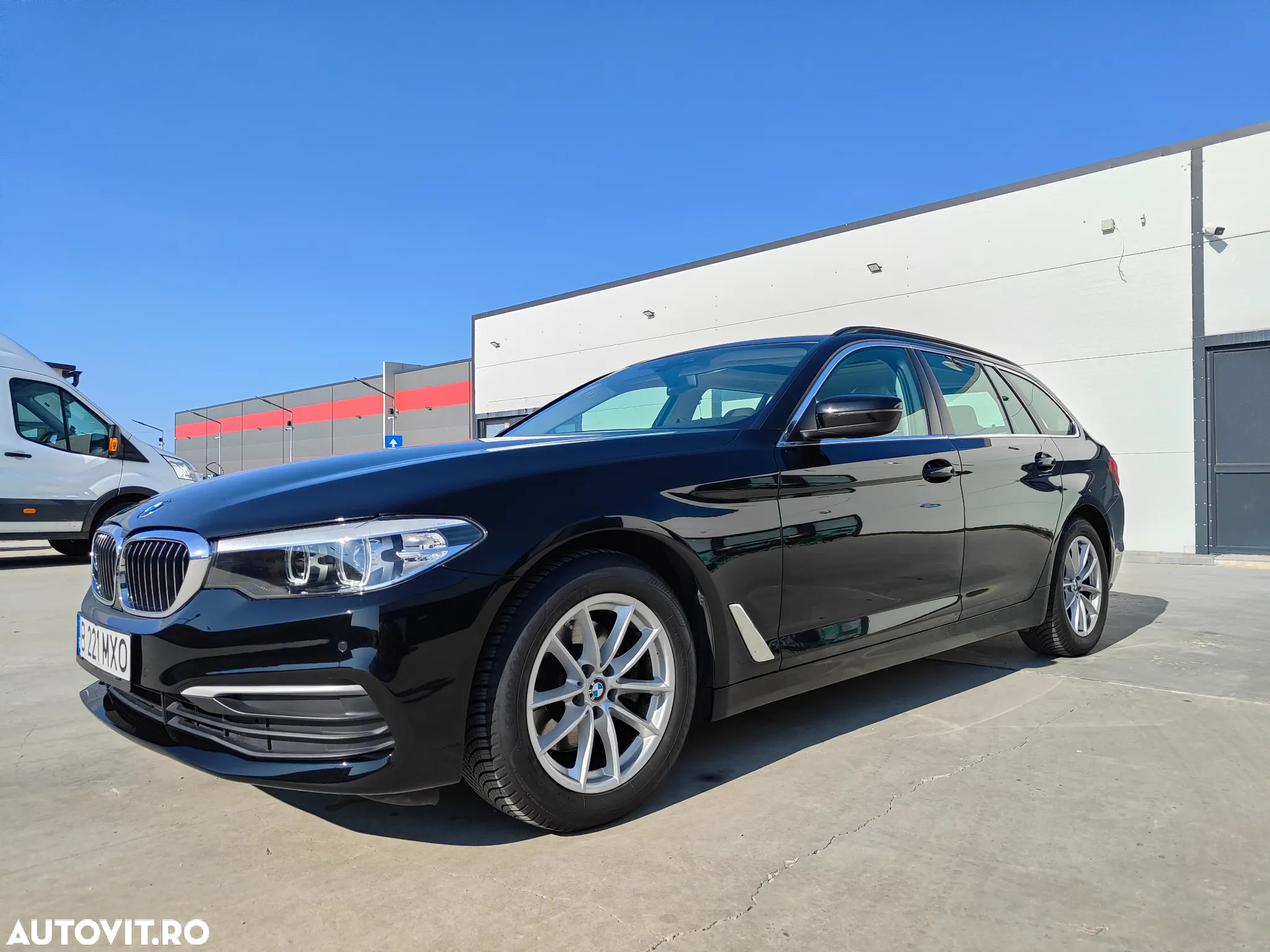 BMW Seria 5 520i Touring Aut. - 4