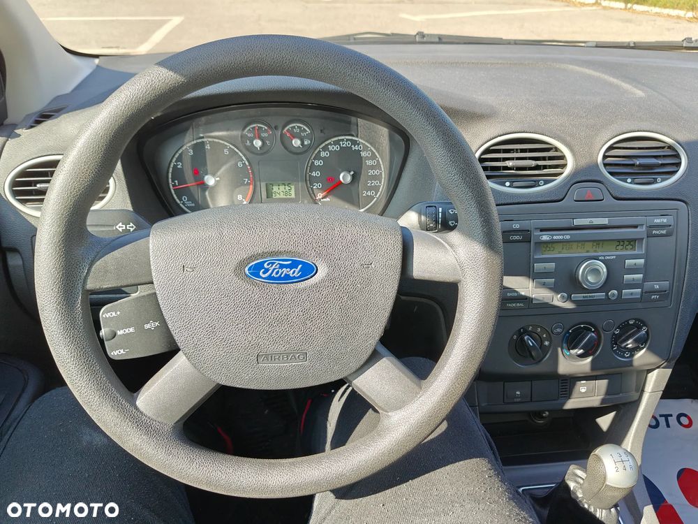 Ford Focus 1.4 Ambiente - 6