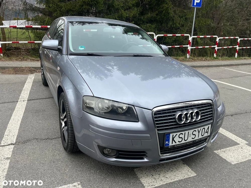 Audi A3 3-drzwiowe 1.6 FSI Attraction - 1