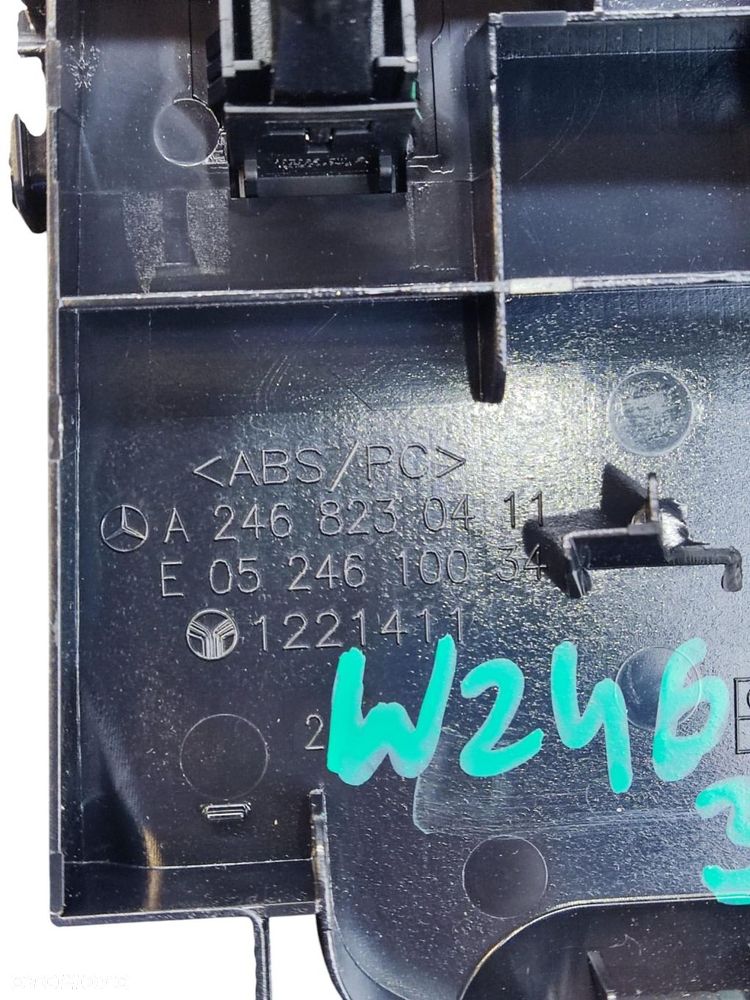 MERCEDES B KLASA W246 GNIAZDO USB AUX  A0009000802 - 9