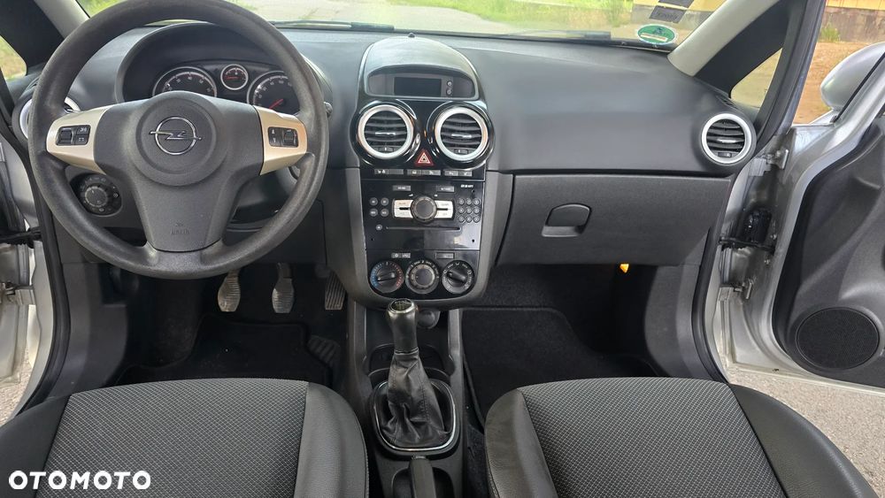 Opel Corsa 1.4 16V Cosmo - 35