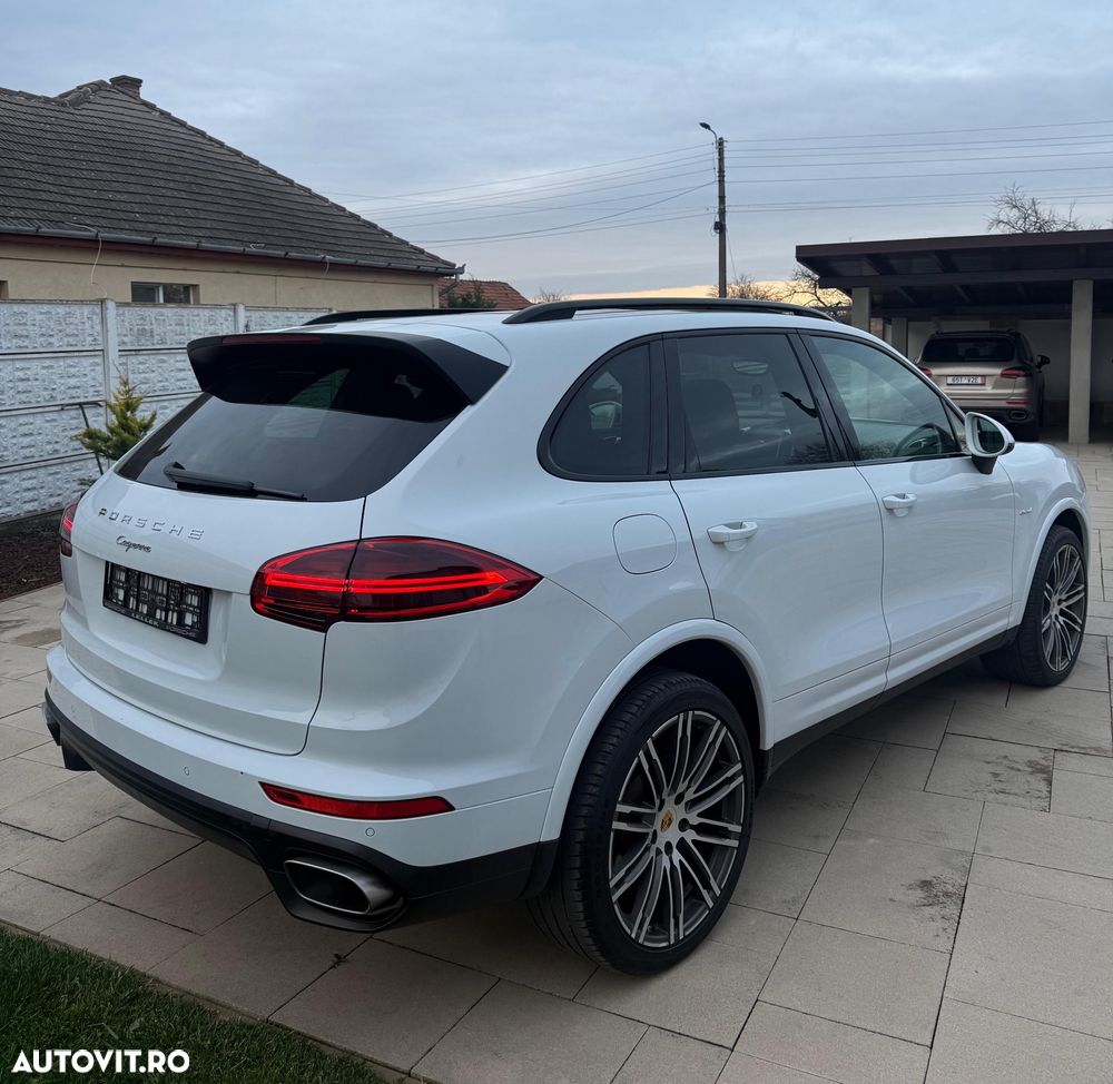 Porsche Cayenne - 12