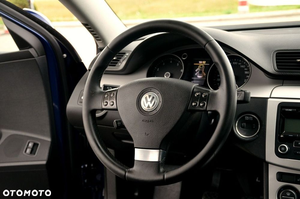 Volkswagen Passat - 17