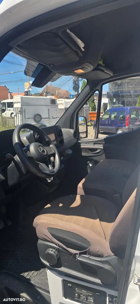 Mercedes-Benz Sprinter - 12