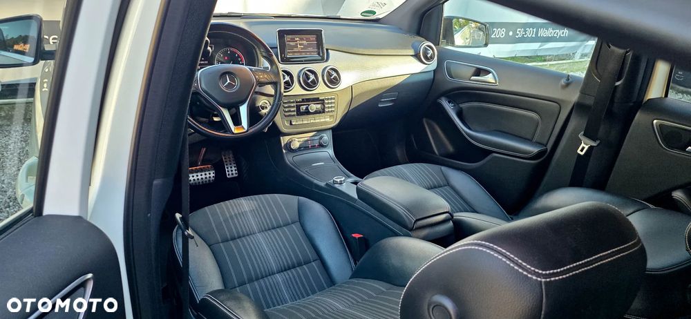 Mercedes-Benz Klasa B 180 CDI (BlueEFFICIENCY) 7G-DCT - 16