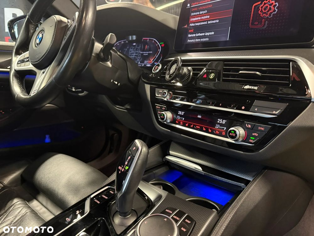 BMW Seria 5 530i xDrive GPF M Sport sport - 12