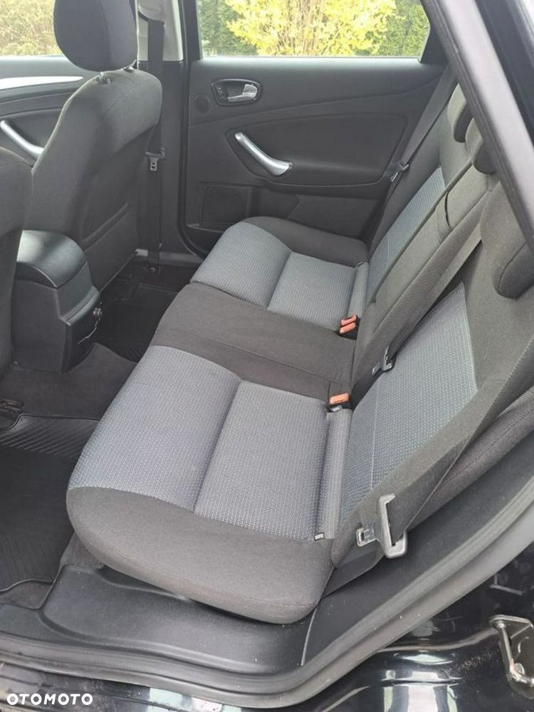 Ford Mondeo - 21